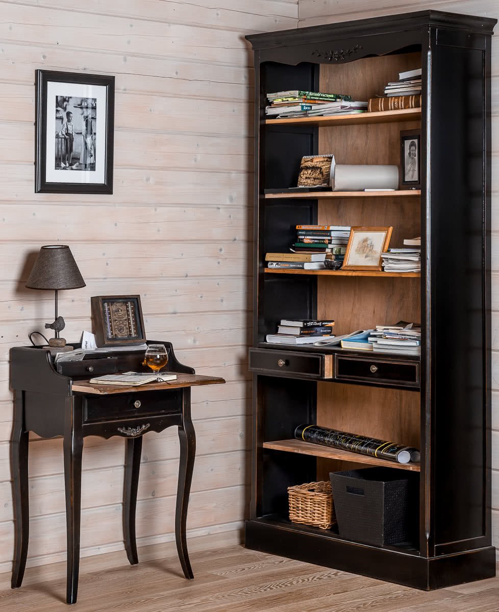 Маленькая гостиная с рабочим местом секретер