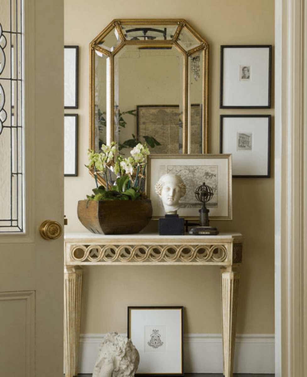 Консоль в прихожую