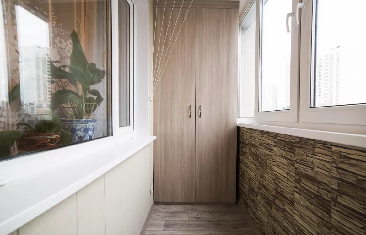 Кварцвиниловая плитка на балконе