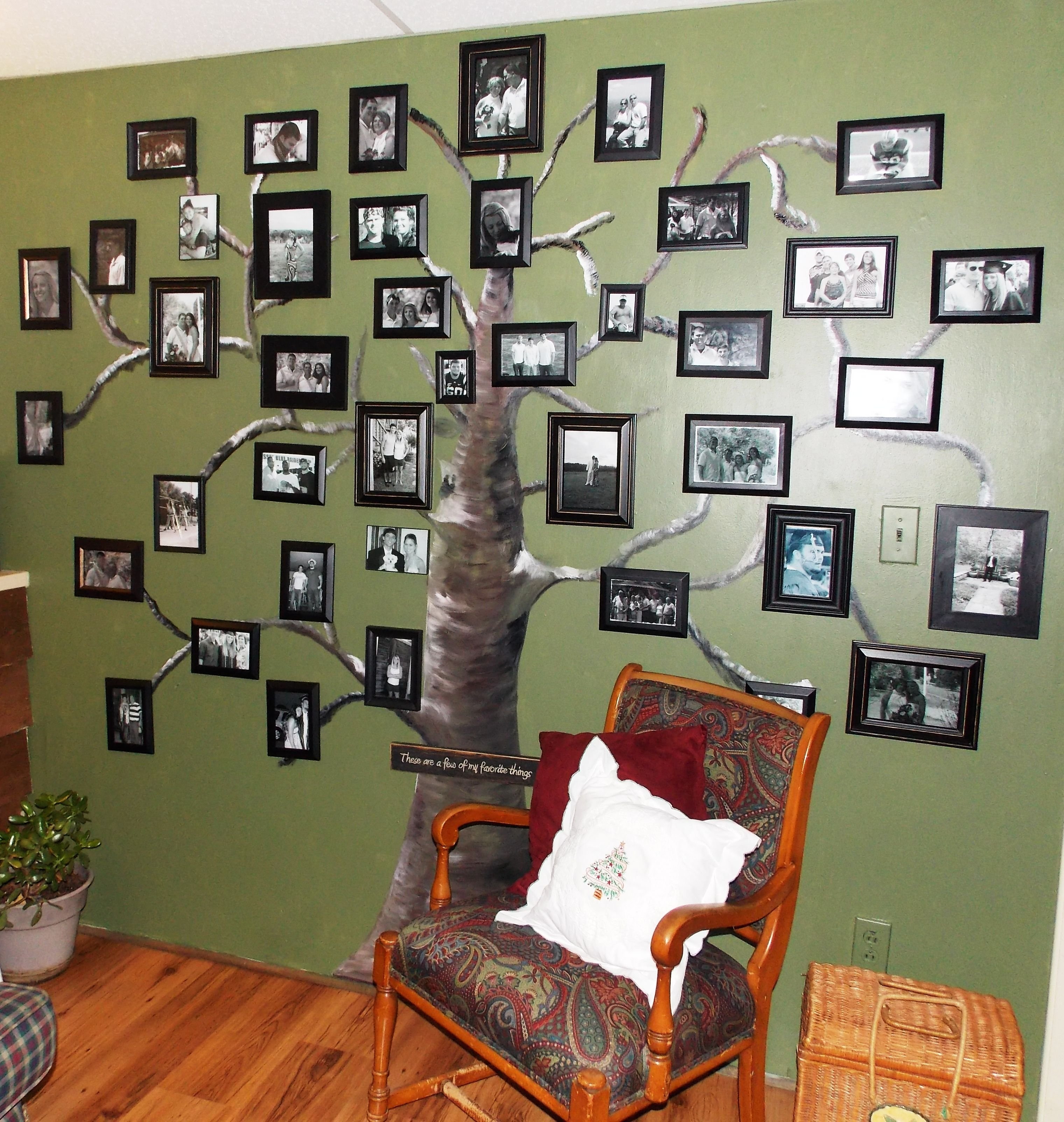Панно на стену для интерьера семейное древо с фоторамками