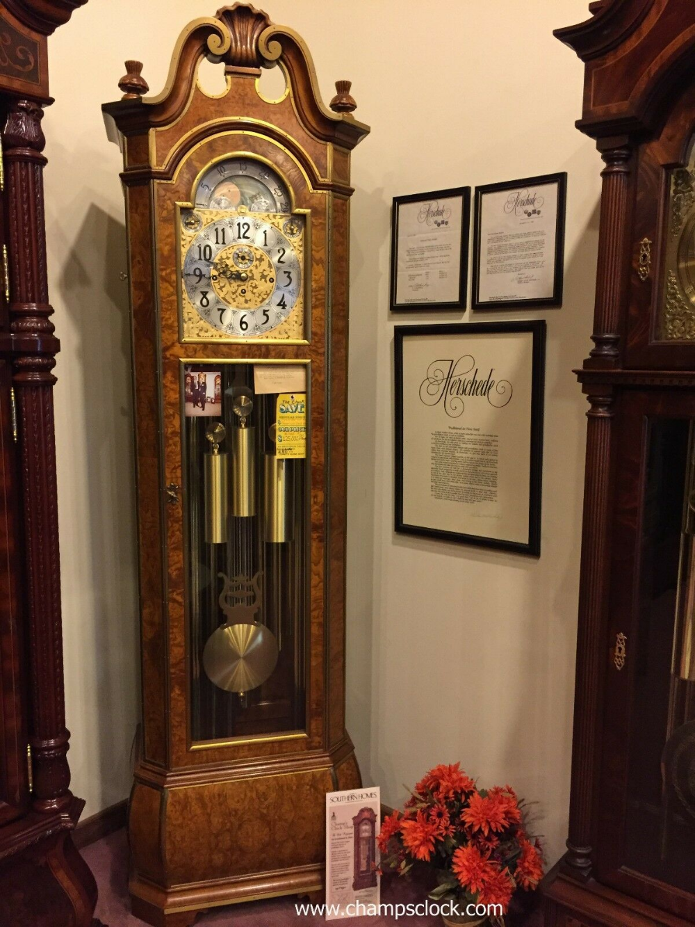 Напольные часы 5. Напольные часы John Ellicott. Напольные часы Howard Miller 611-258. Grandfather Clock часы. Напольные часы в интерьере.