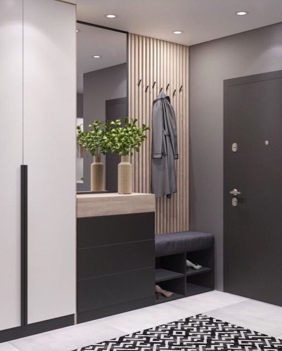 Квадратная прихожая