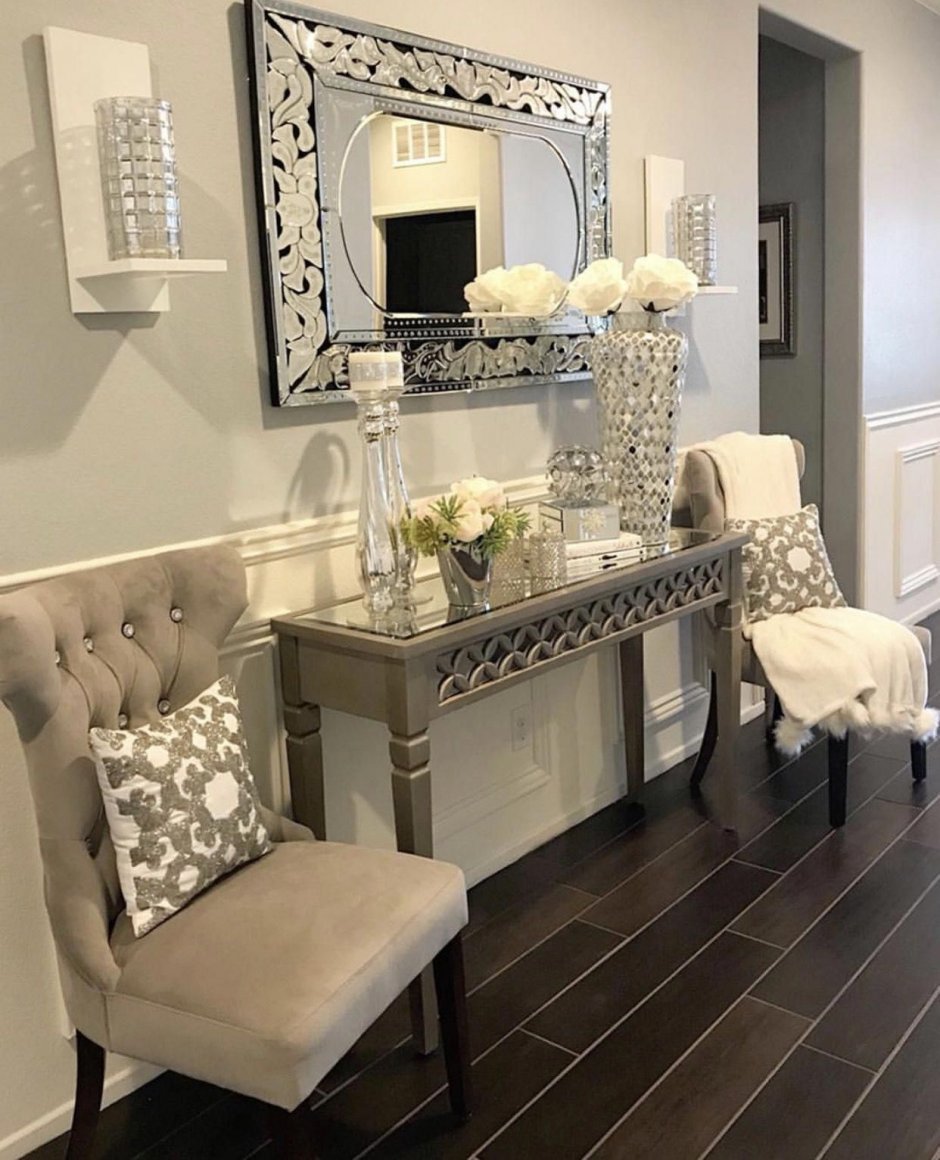 Столик в прихожую