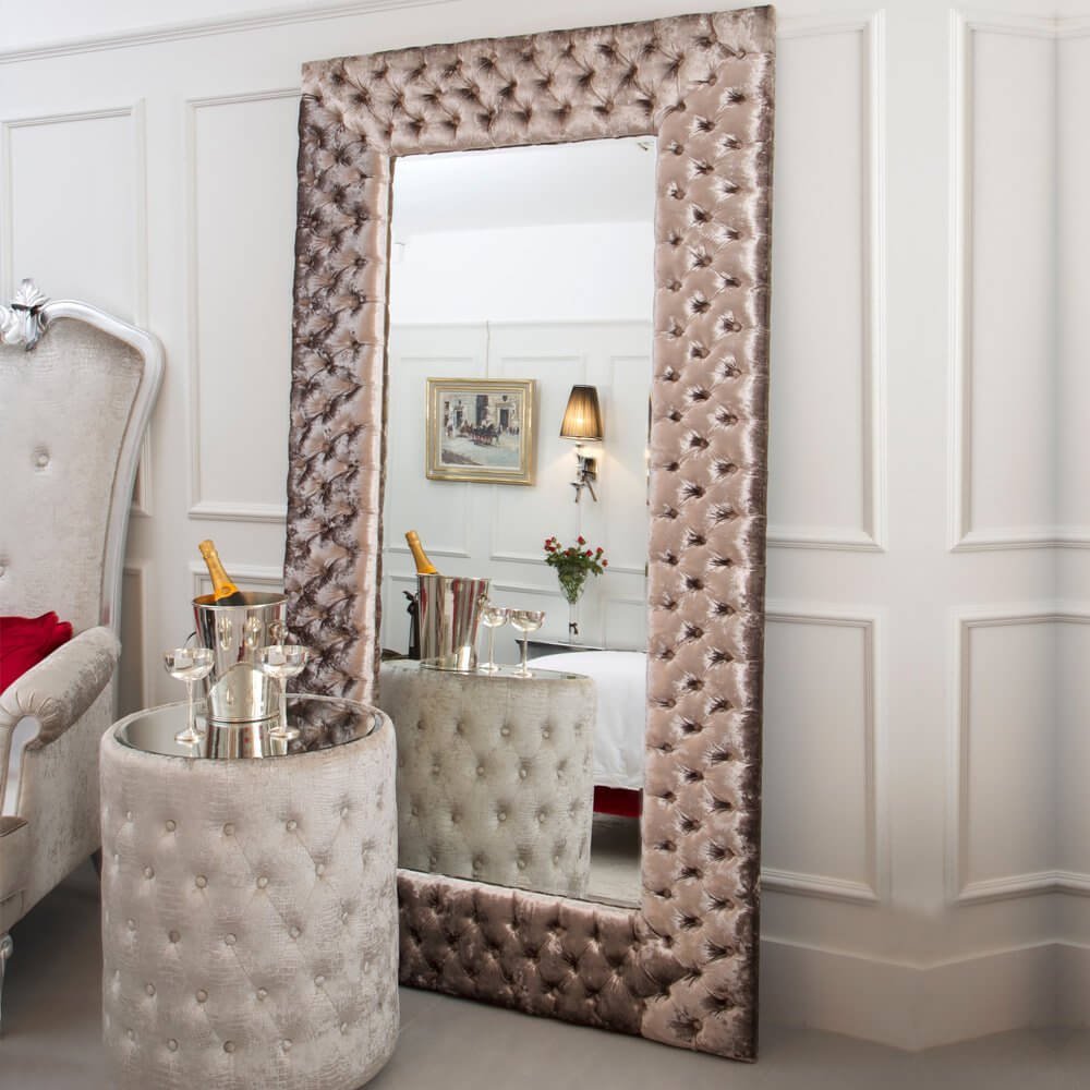 Шкаф в прихожую в американском стиле