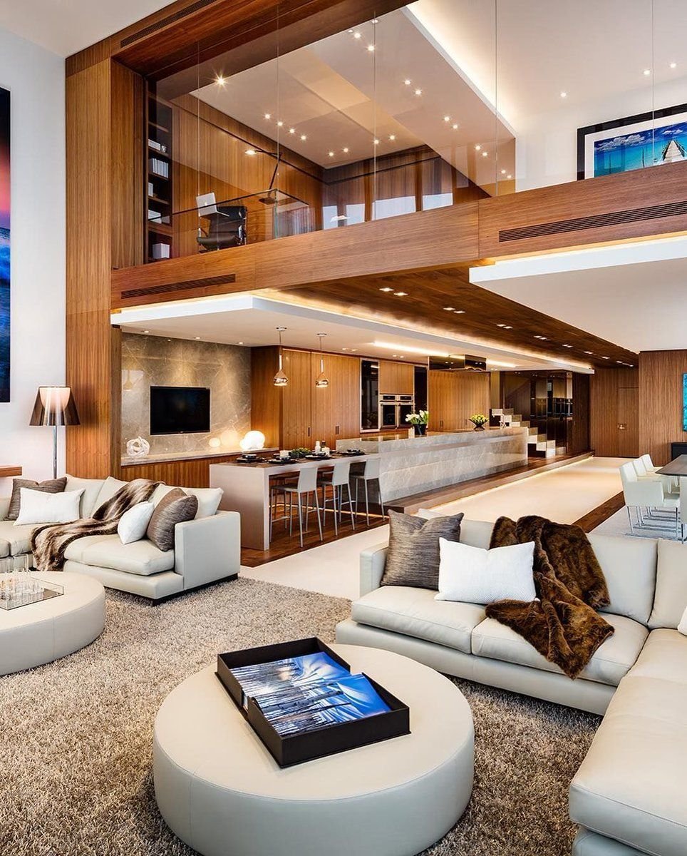 Дом с бассейном