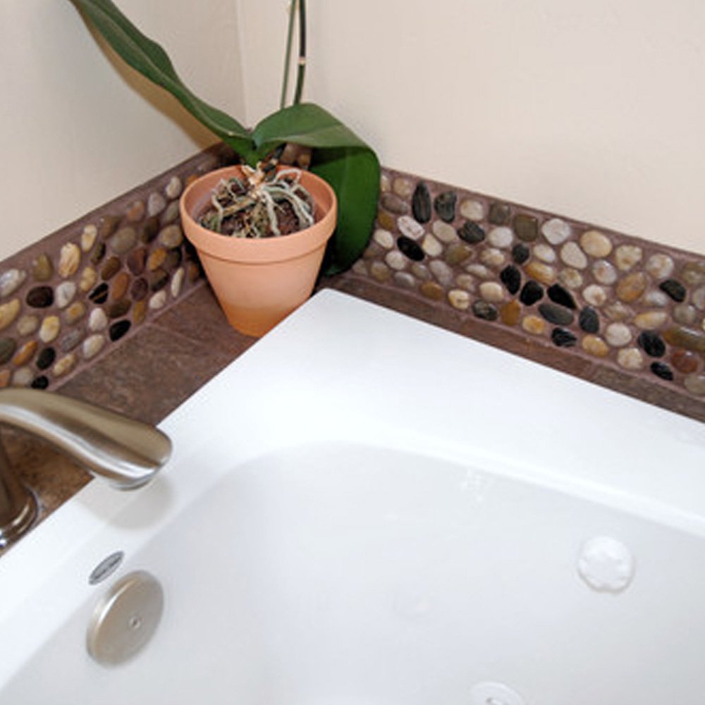 Пол из гальки в ванной