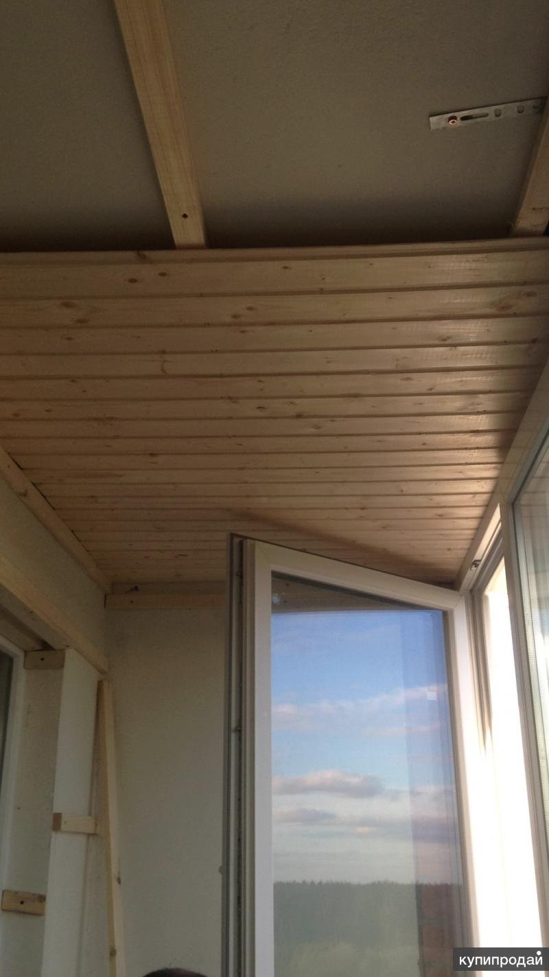 Чем отделать потолок на балконе