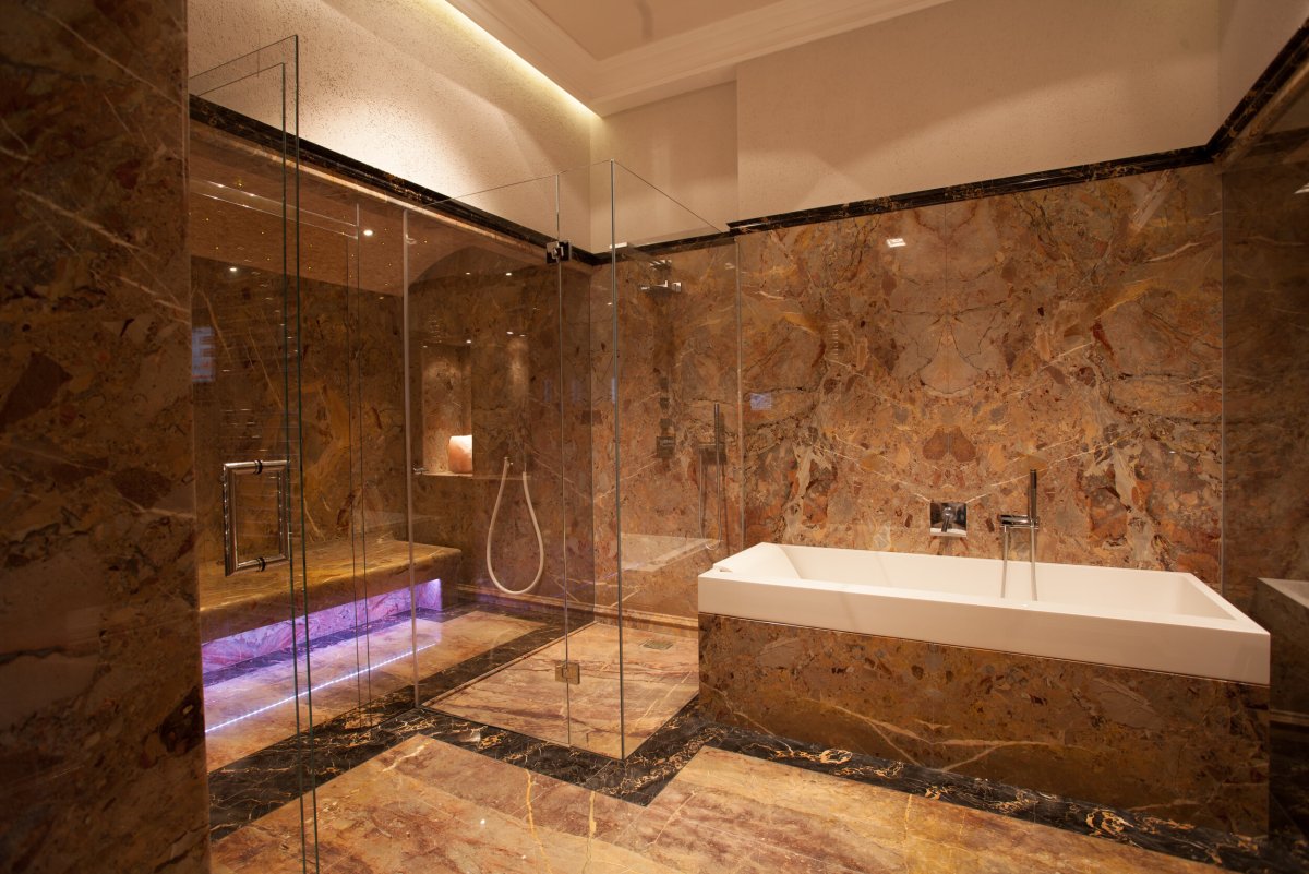 Отделка ванной мрамором