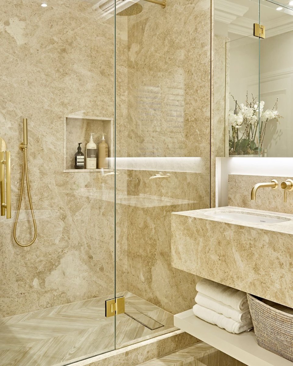 Гибкий камень в ванной