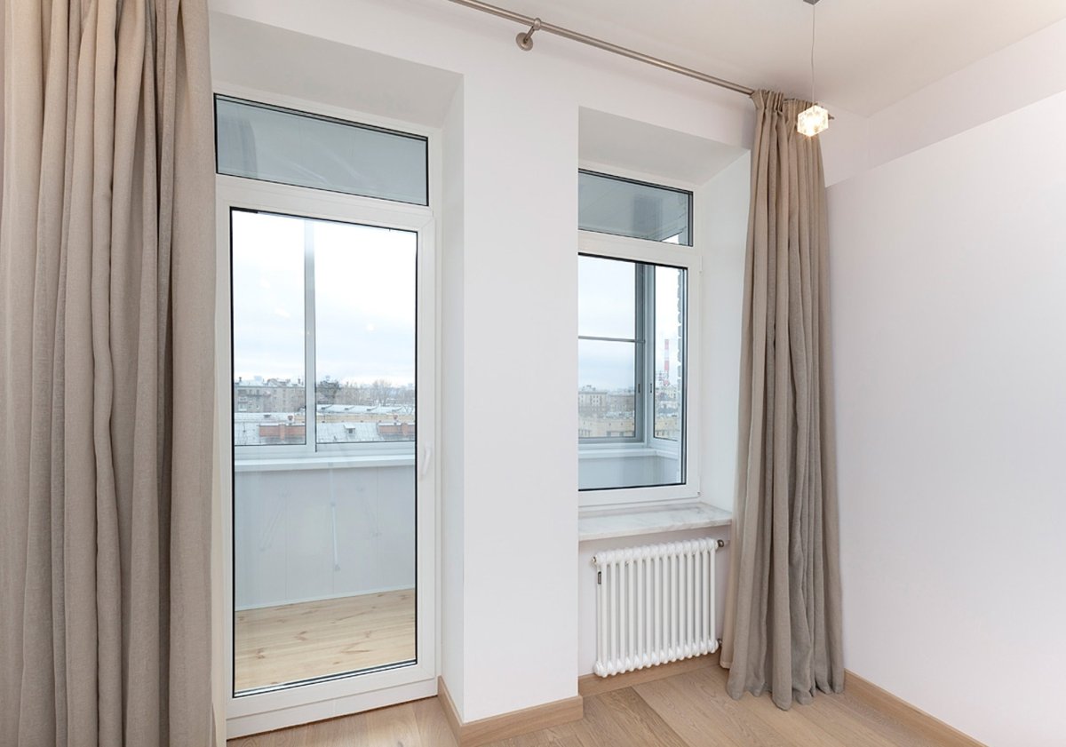 Балконные двери Рехау