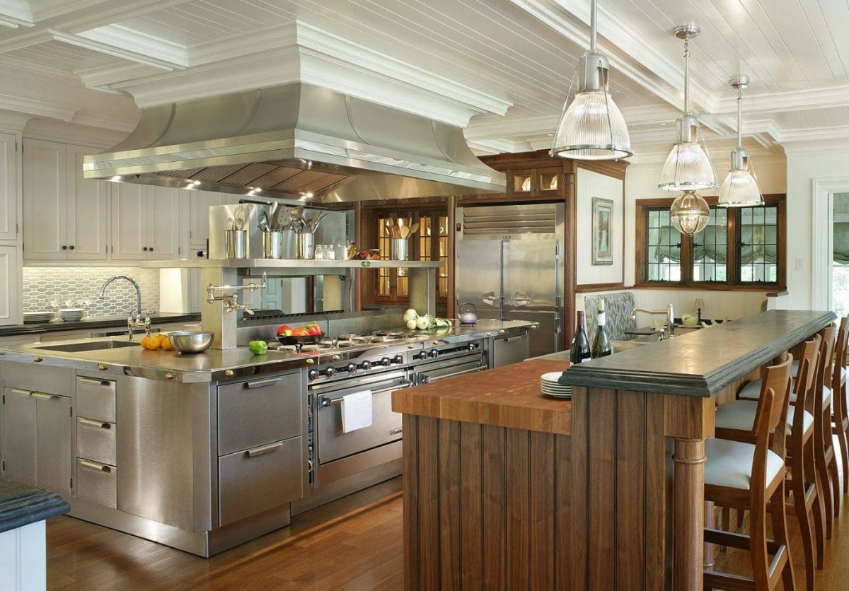 Интерьер профессиональной кухни