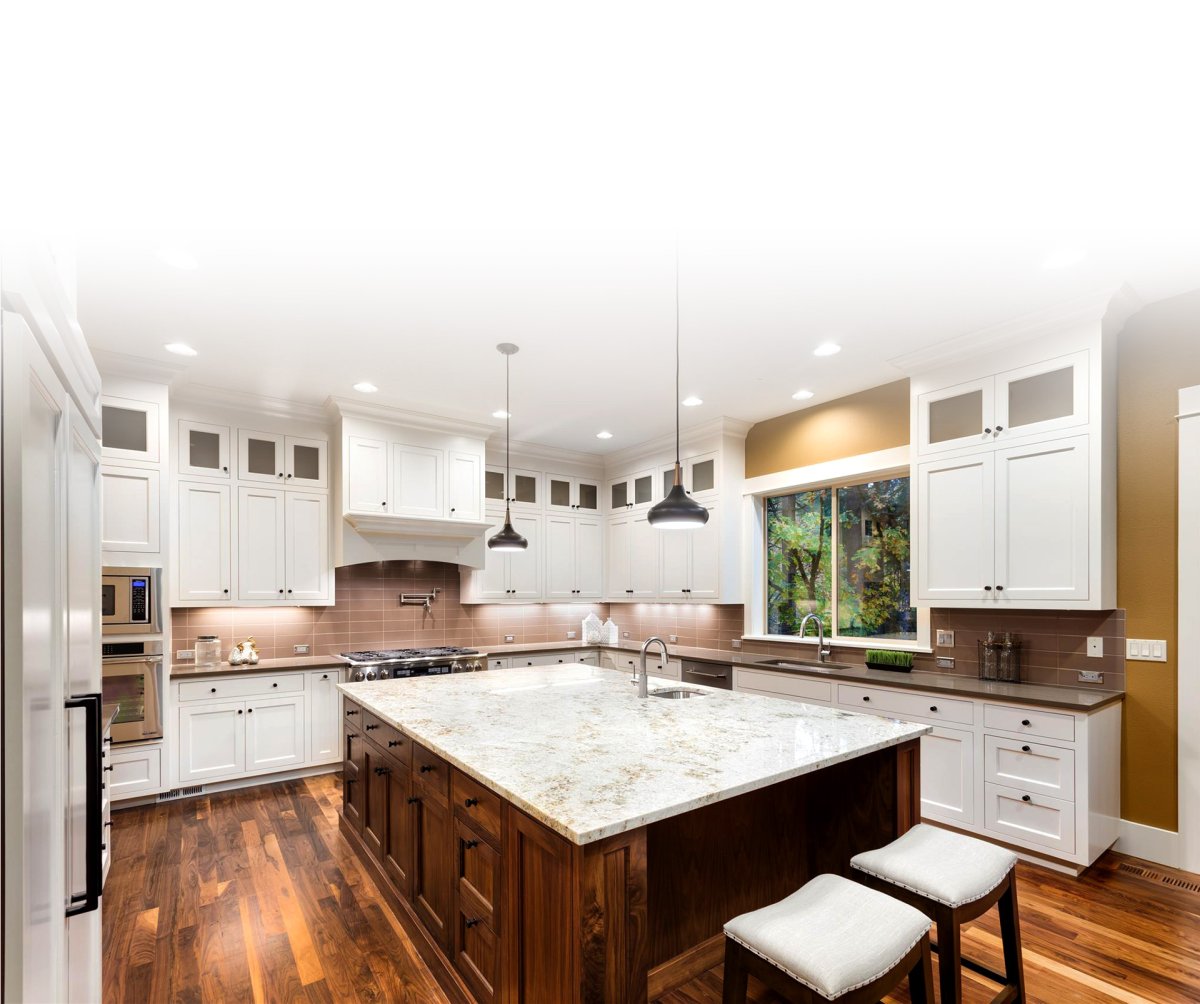 Большая кухня с островом