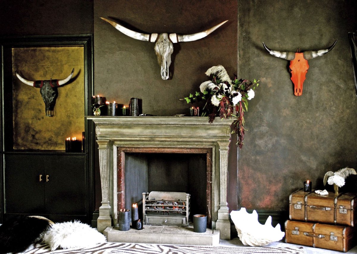 Собака у камина