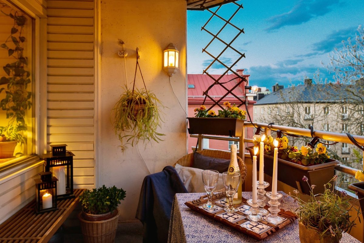 Зона отдыха на балконе