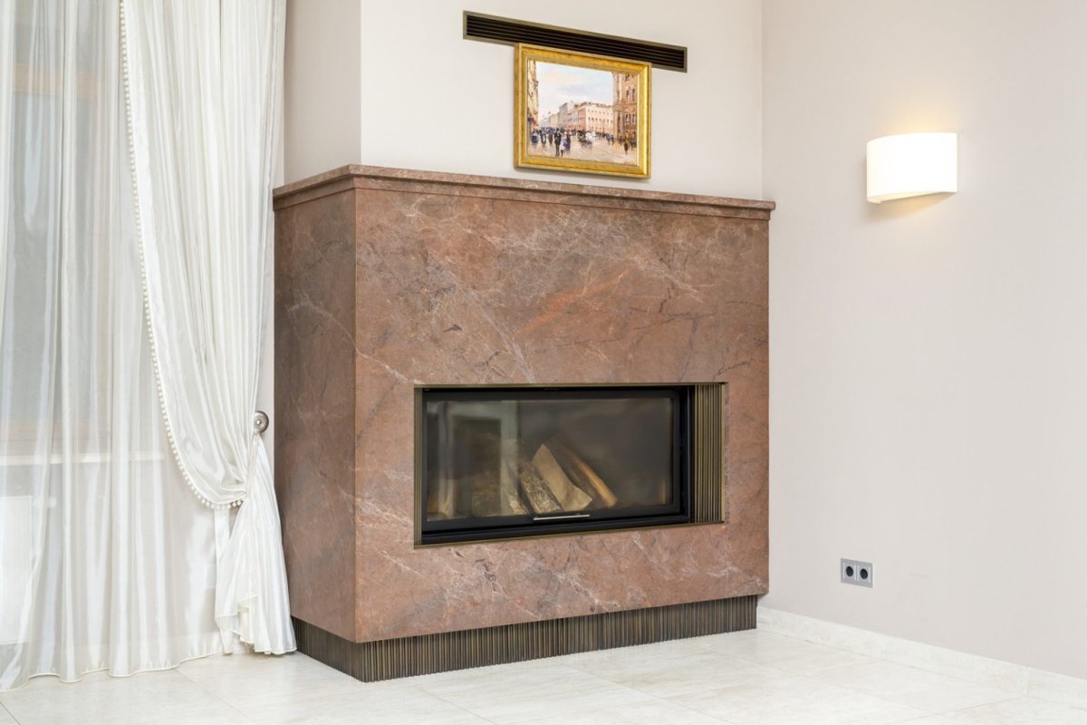 Камин из кварцевого агломерата