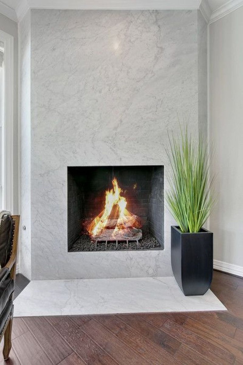 Камин белый мрамор современный