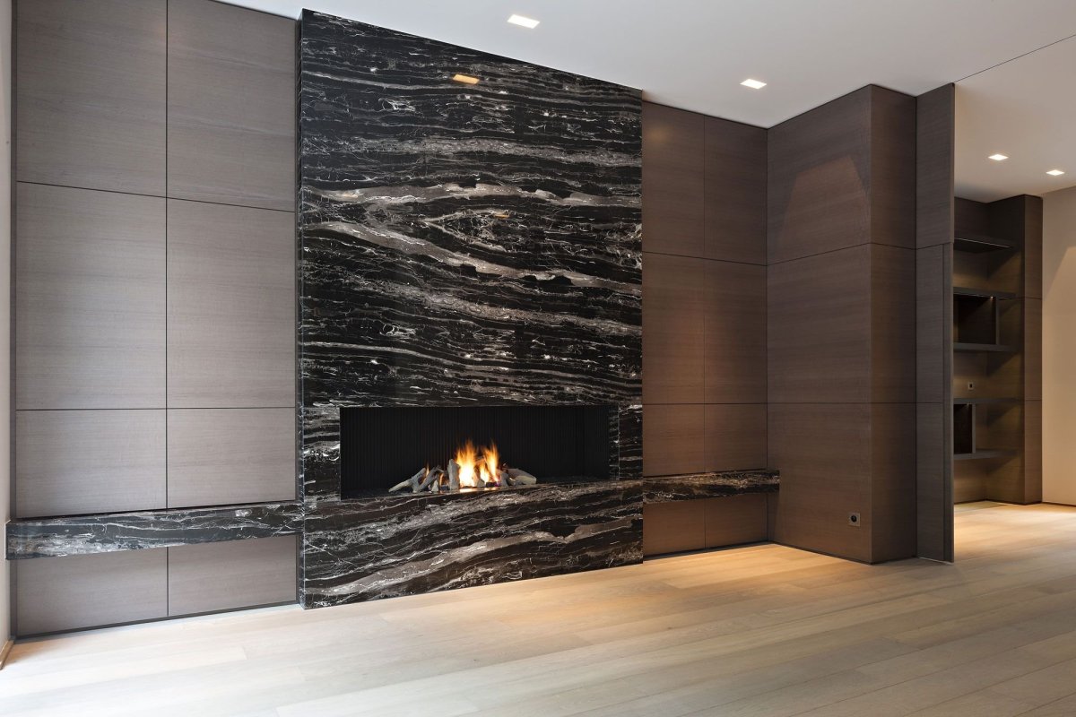 Камин в мраморе современный интерьер