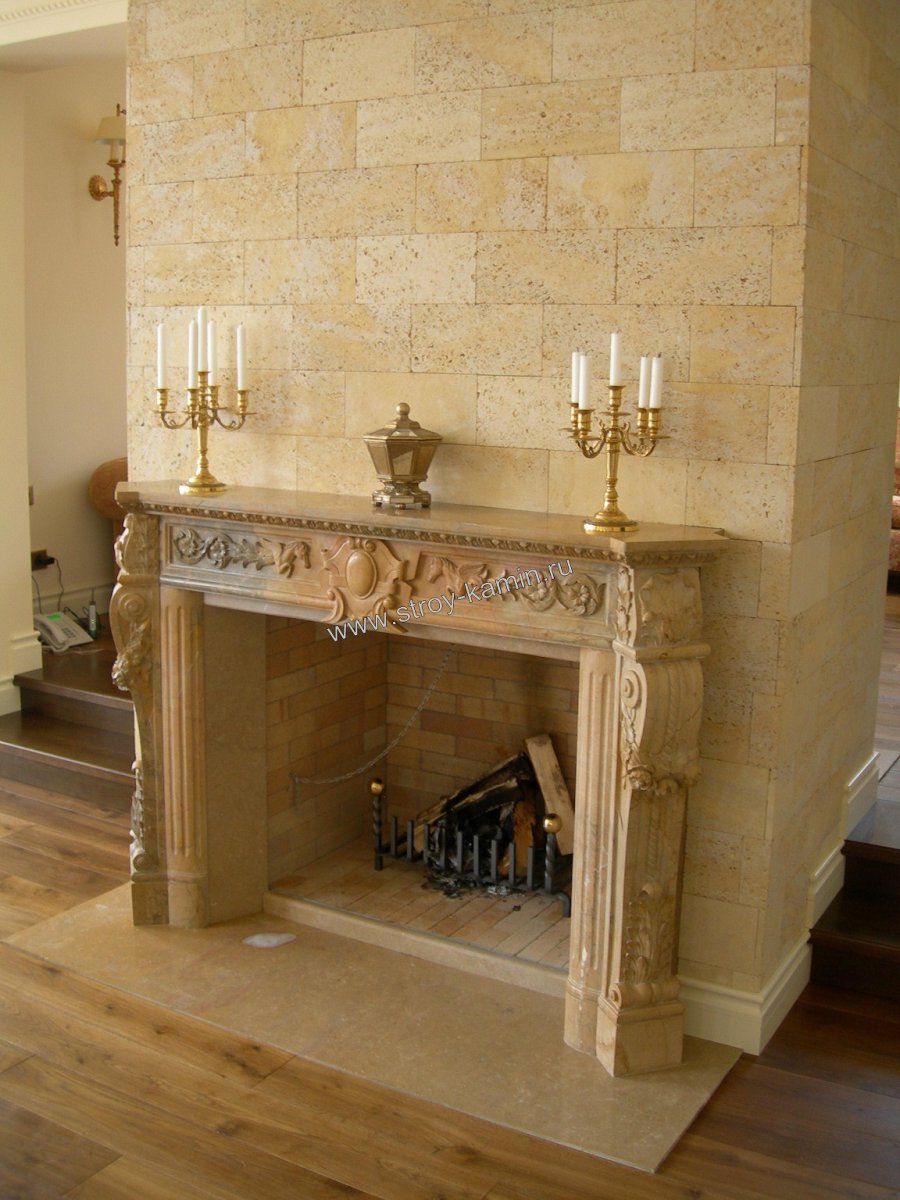 Камин в мраморной плитке