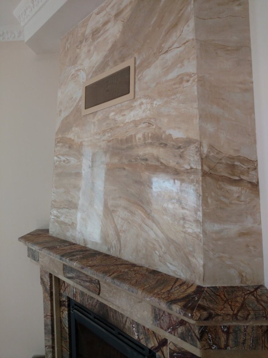 Венецианка на камине