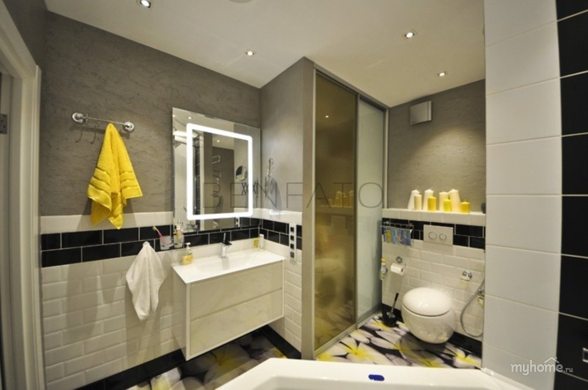 Серо желтая ванная комната