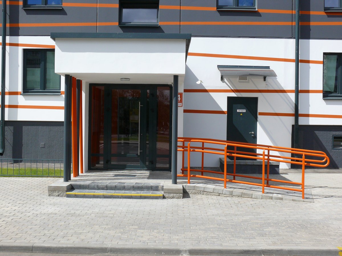 Входная группа в многоквартирном доме