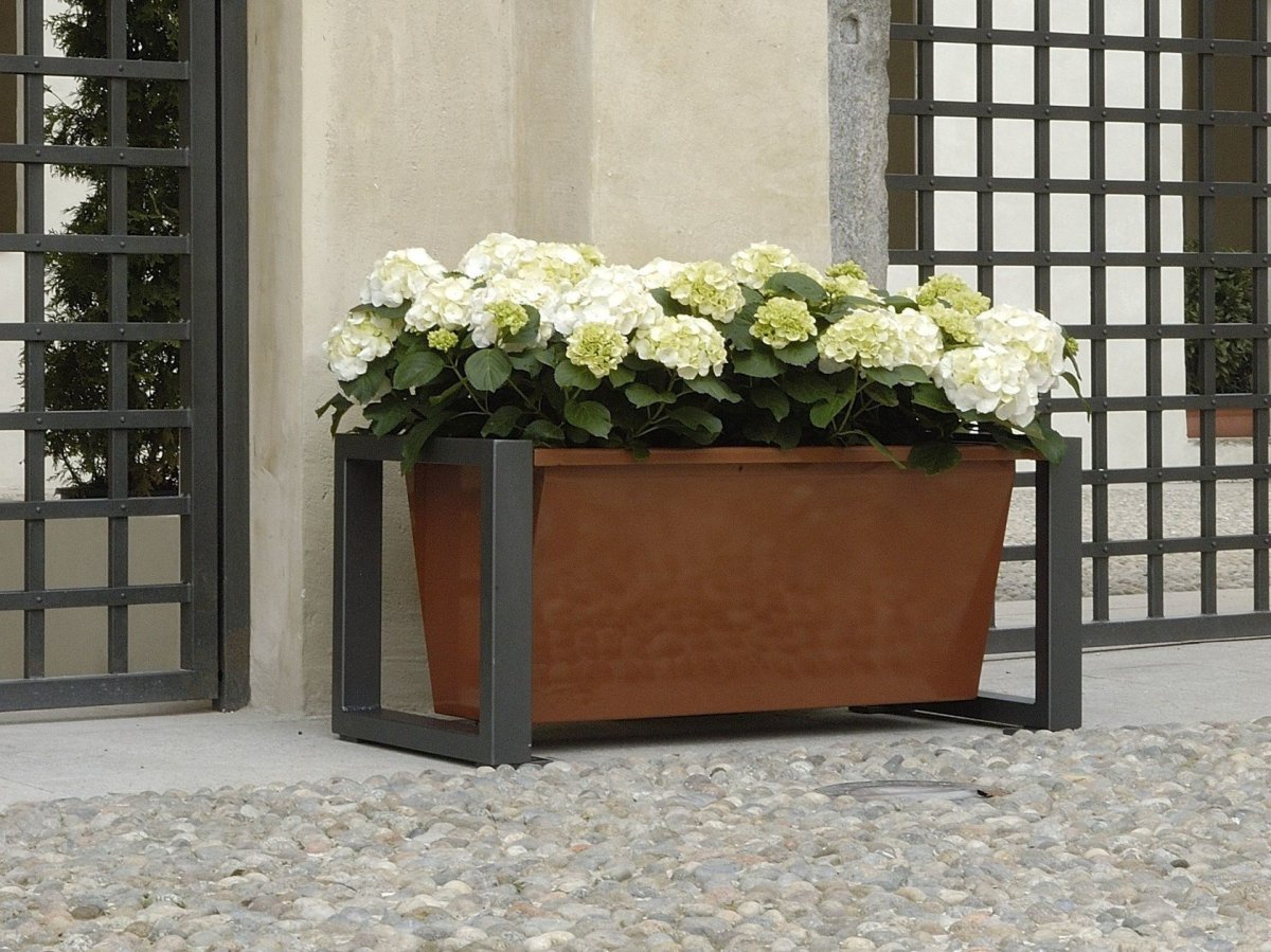 Уличные ящики для цветов