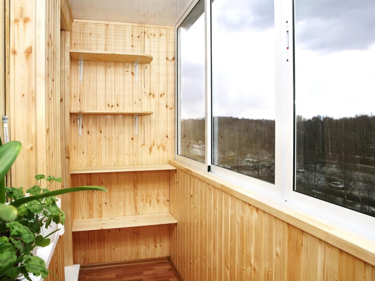 Отделка балкона