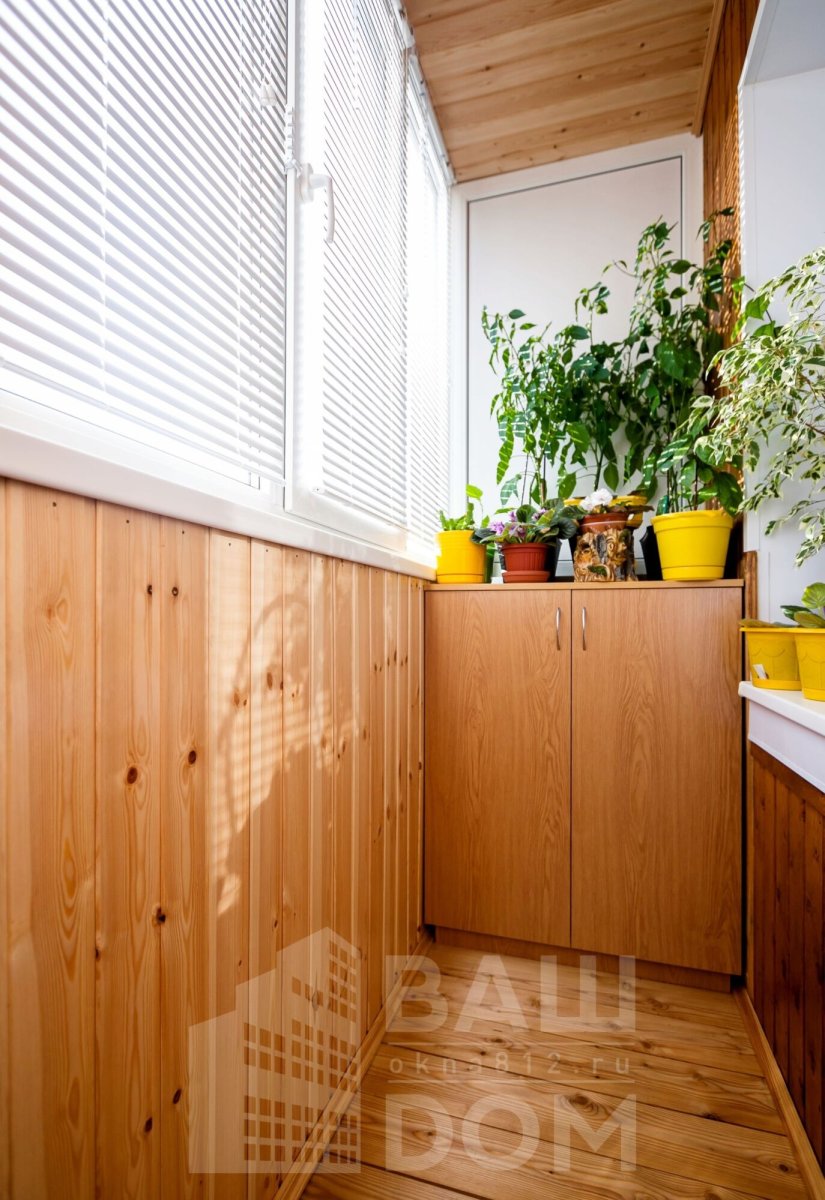 Отделка балкона евровагонкой