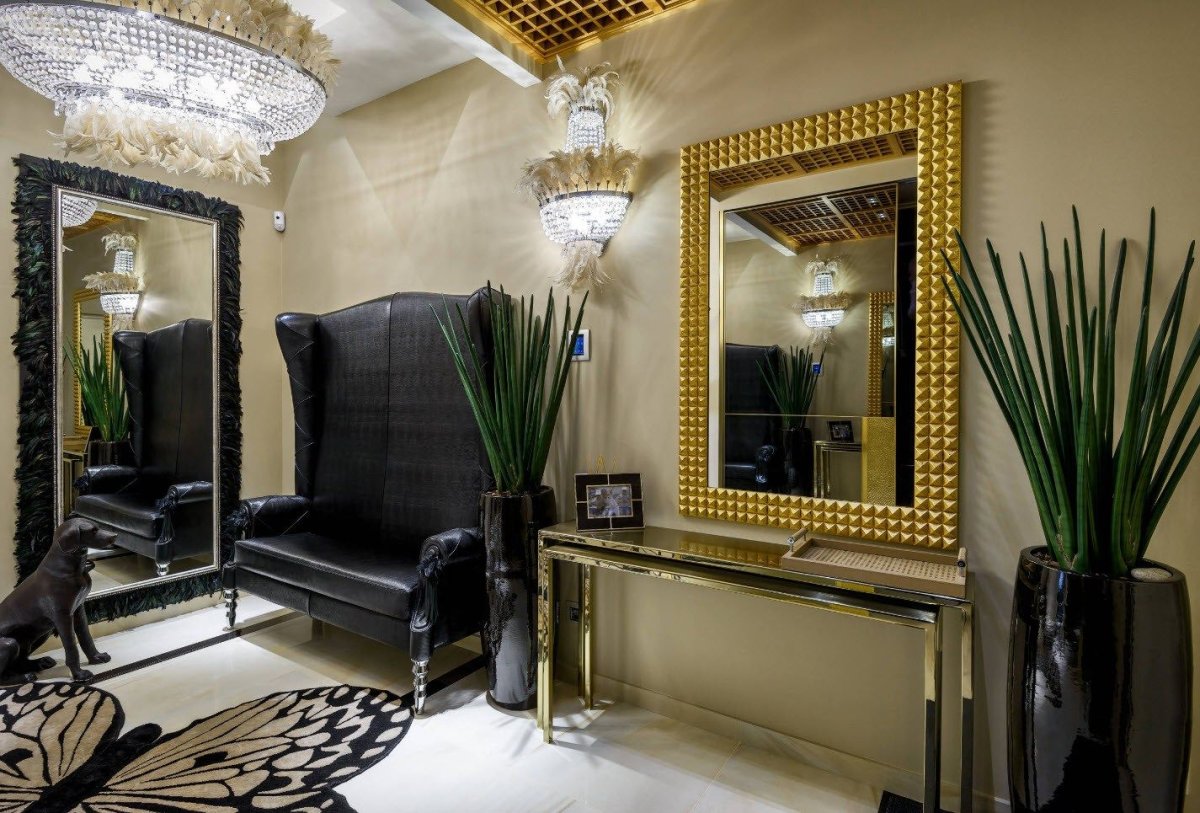 Зеркала в интерьере гостиной