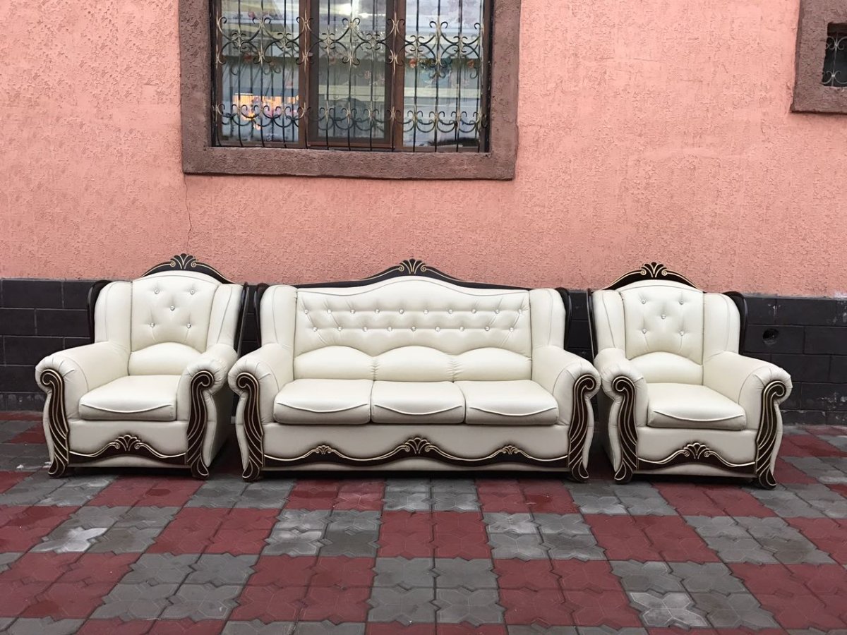 Диваны в Гойтах