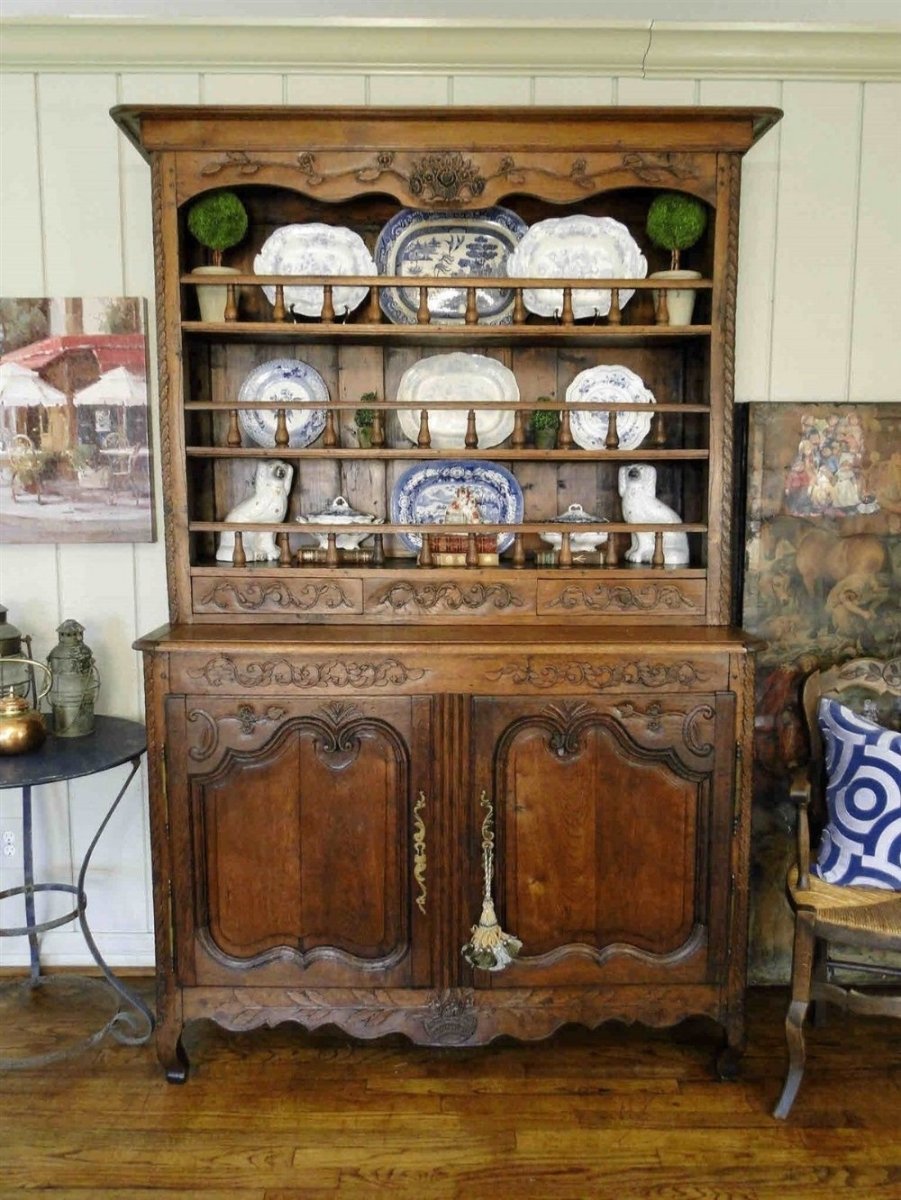 Буфет для посуды старинный