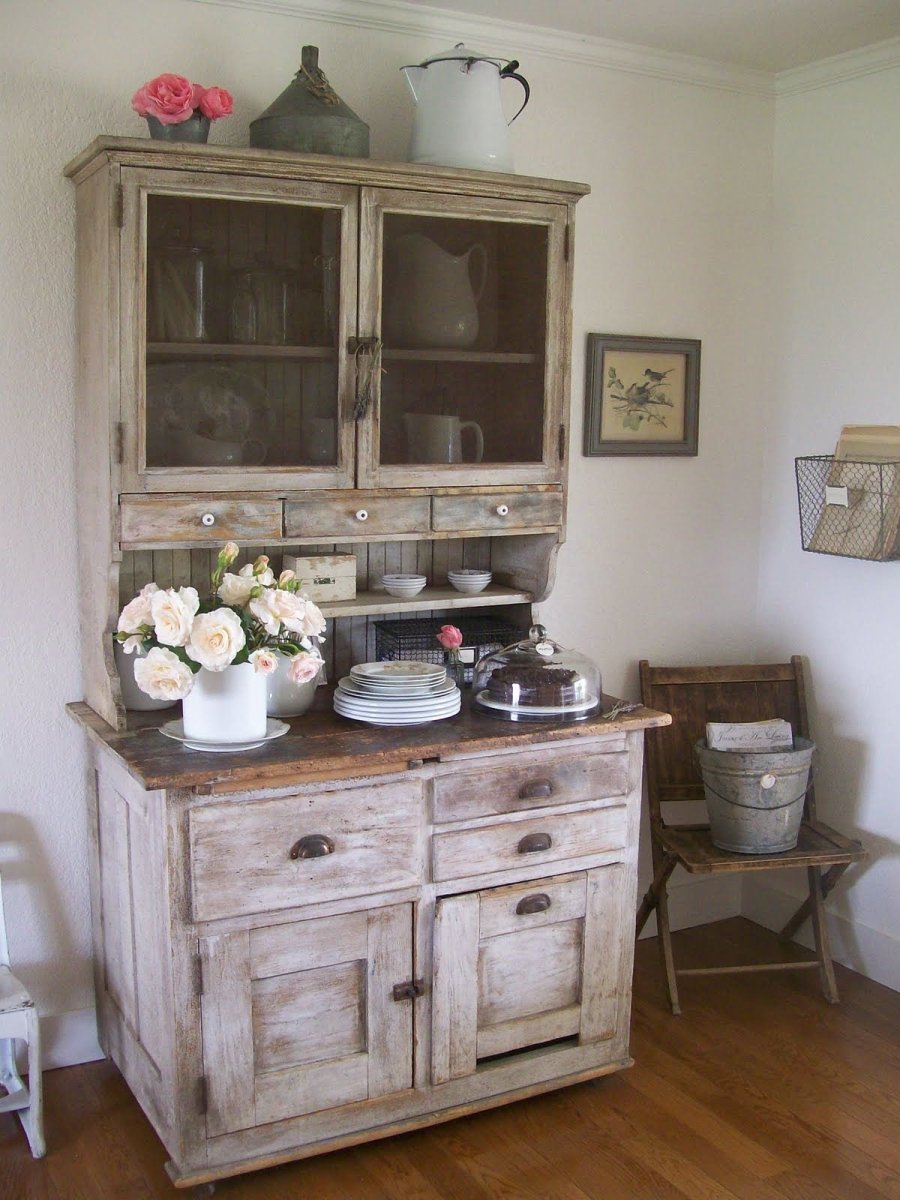 Старая мебель в интерьере