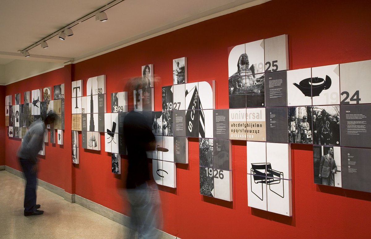 Дизайнерские стенды на стену