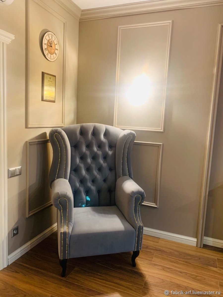 Консоль в прихожую в стиле Неоклассика