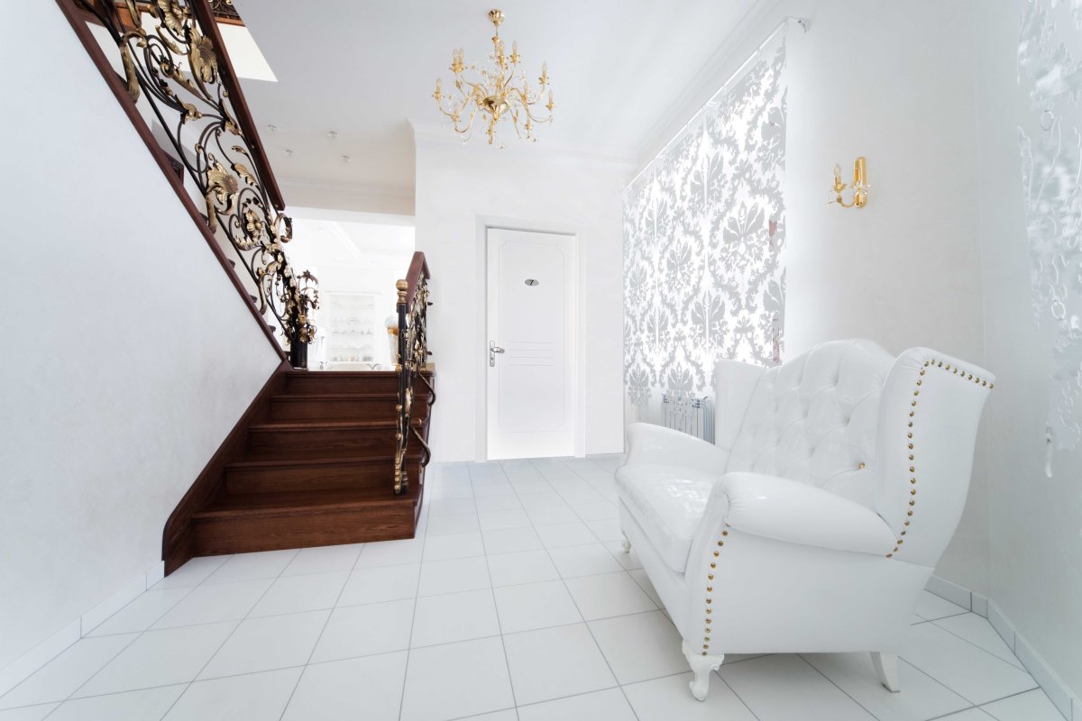 Кресло в коридор