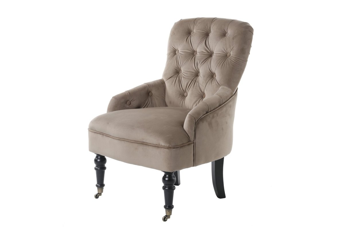 Два кресла в прихожей