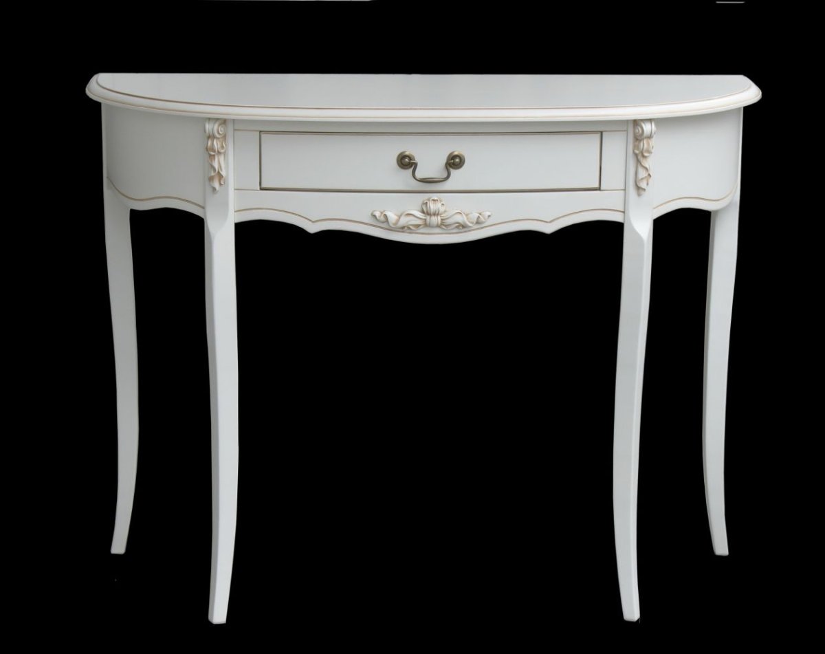 Столик в прихожую