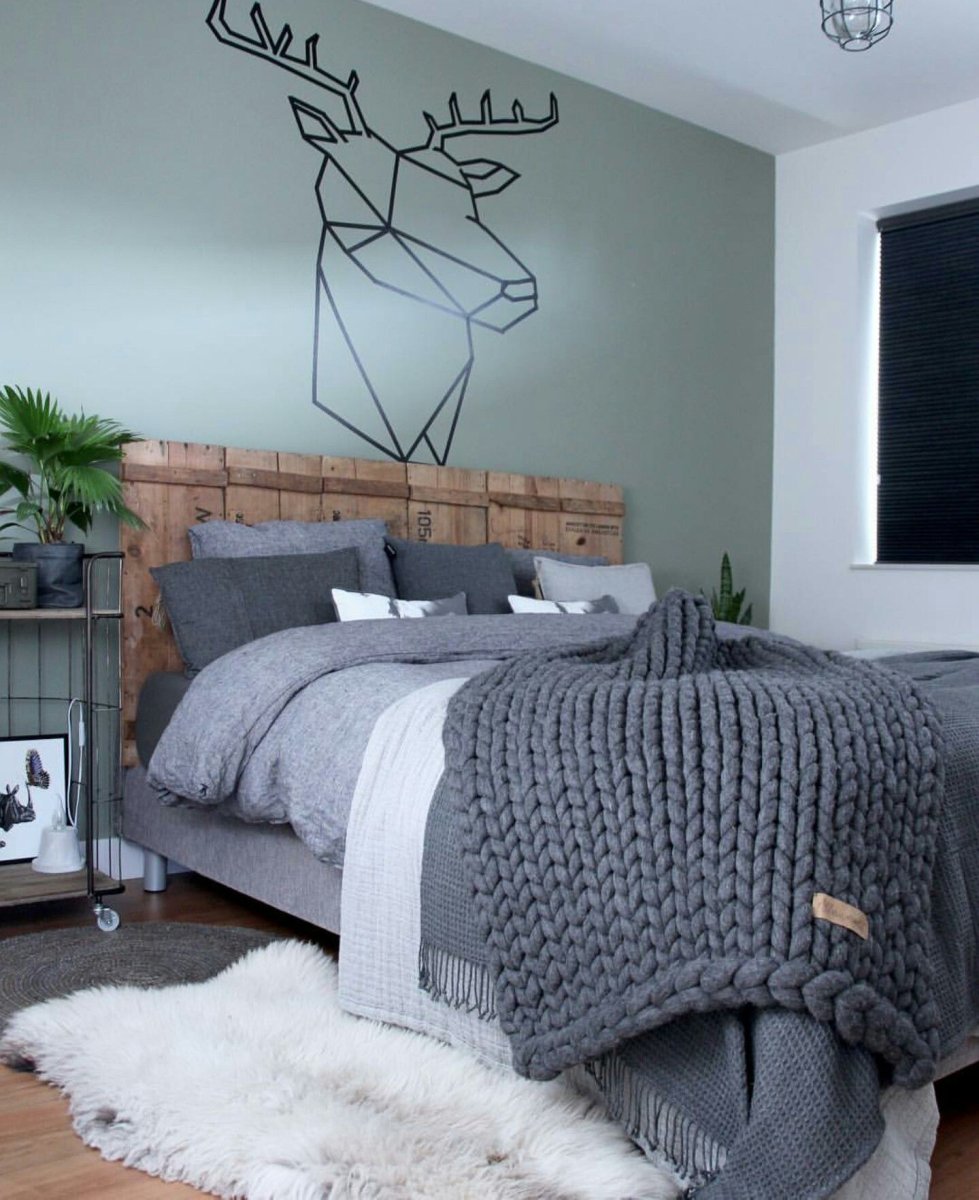 Вязаный плед на кровать в спальню