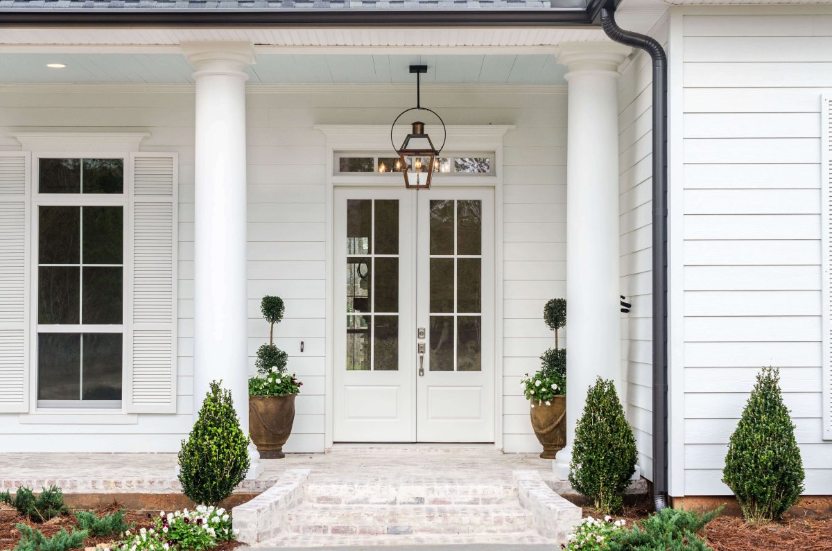 Украшение крыльца