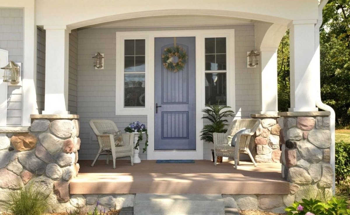 Светильник над входной дверью уличный