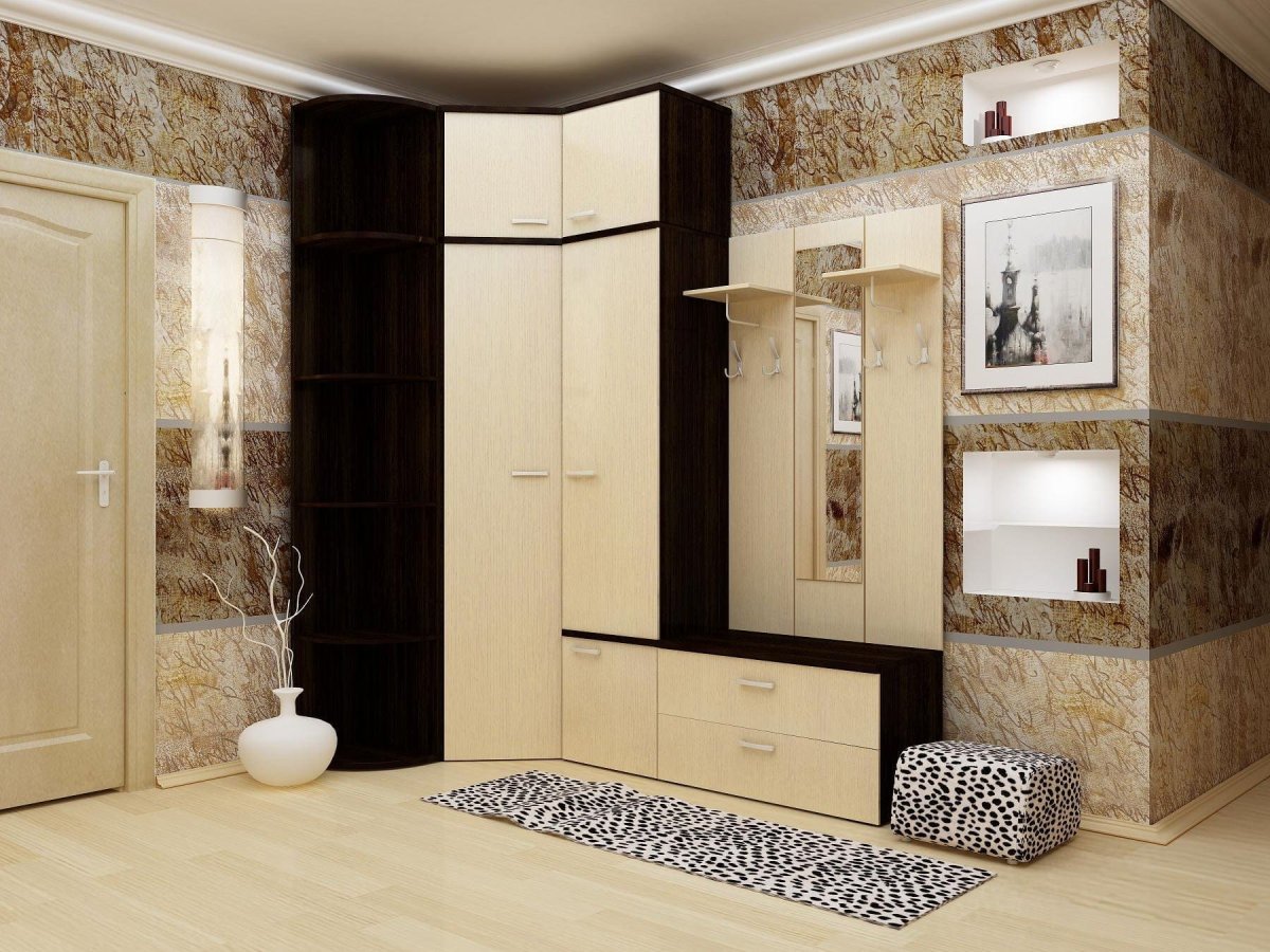 Прихожая с большим зеркалом