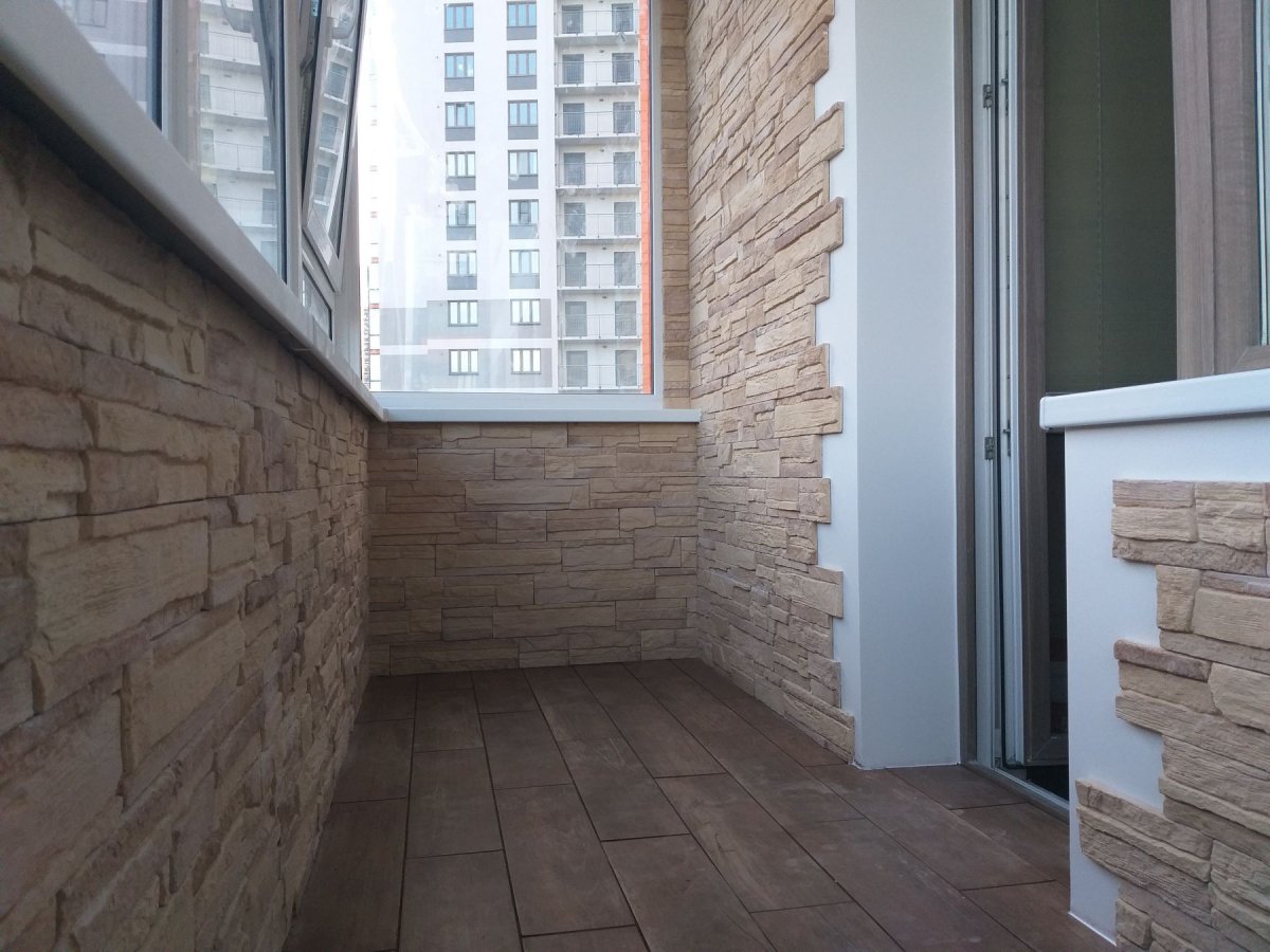 Отделка балкона керамогранитом