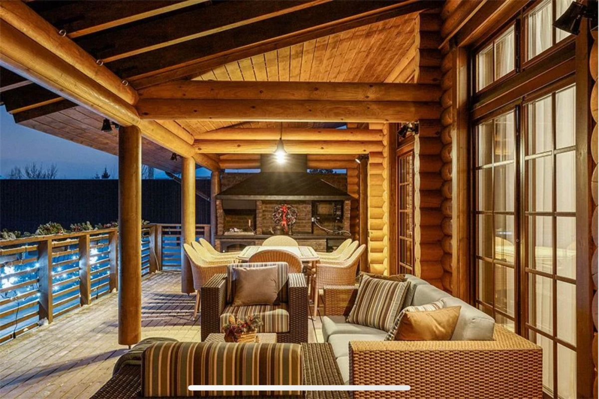 Веранда к дому из бревна