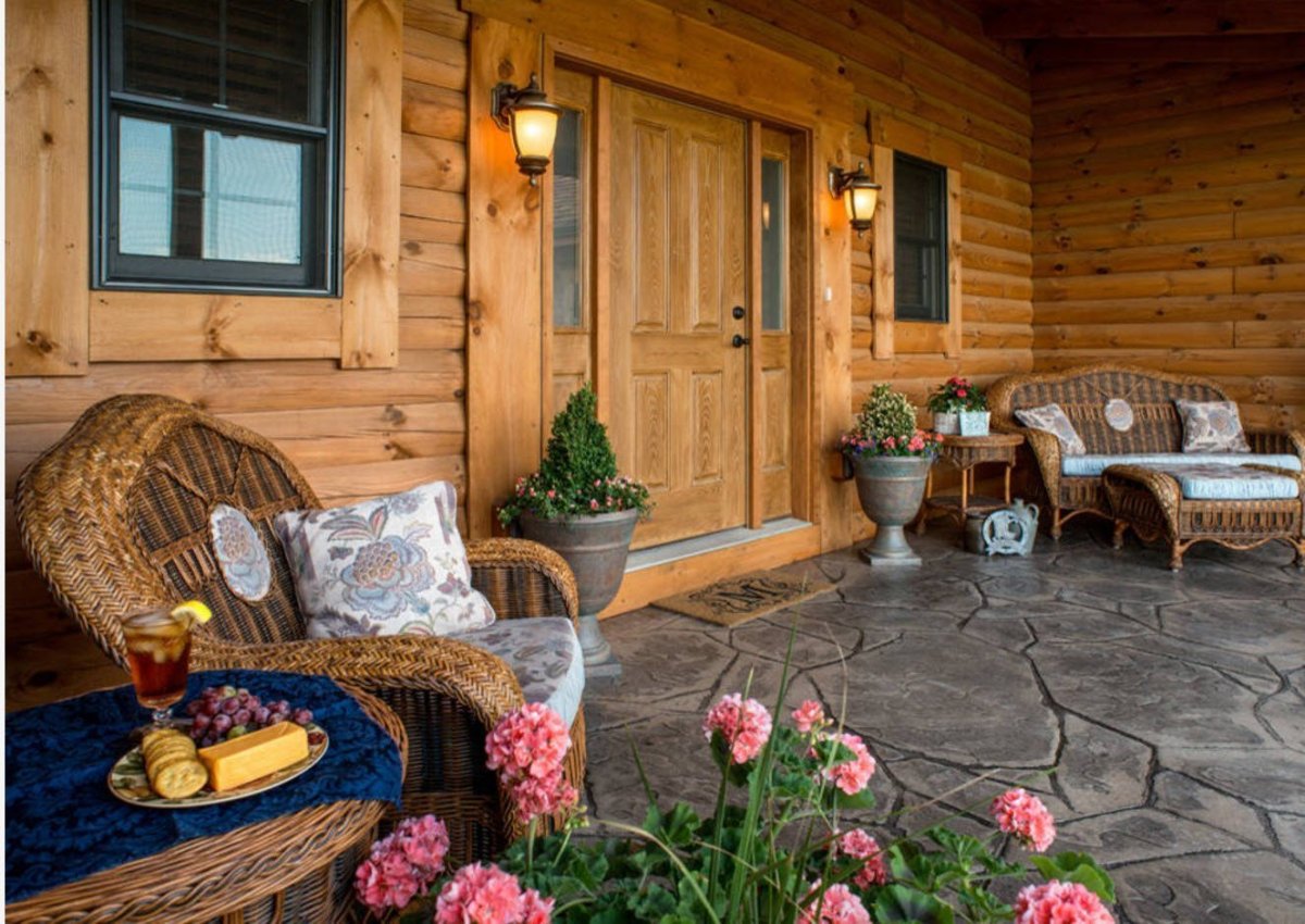 Веранда из бревна