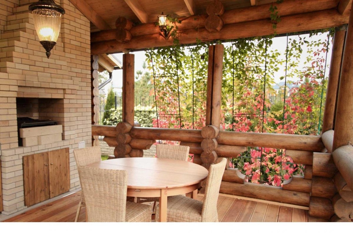 Летняя веранда из бревна