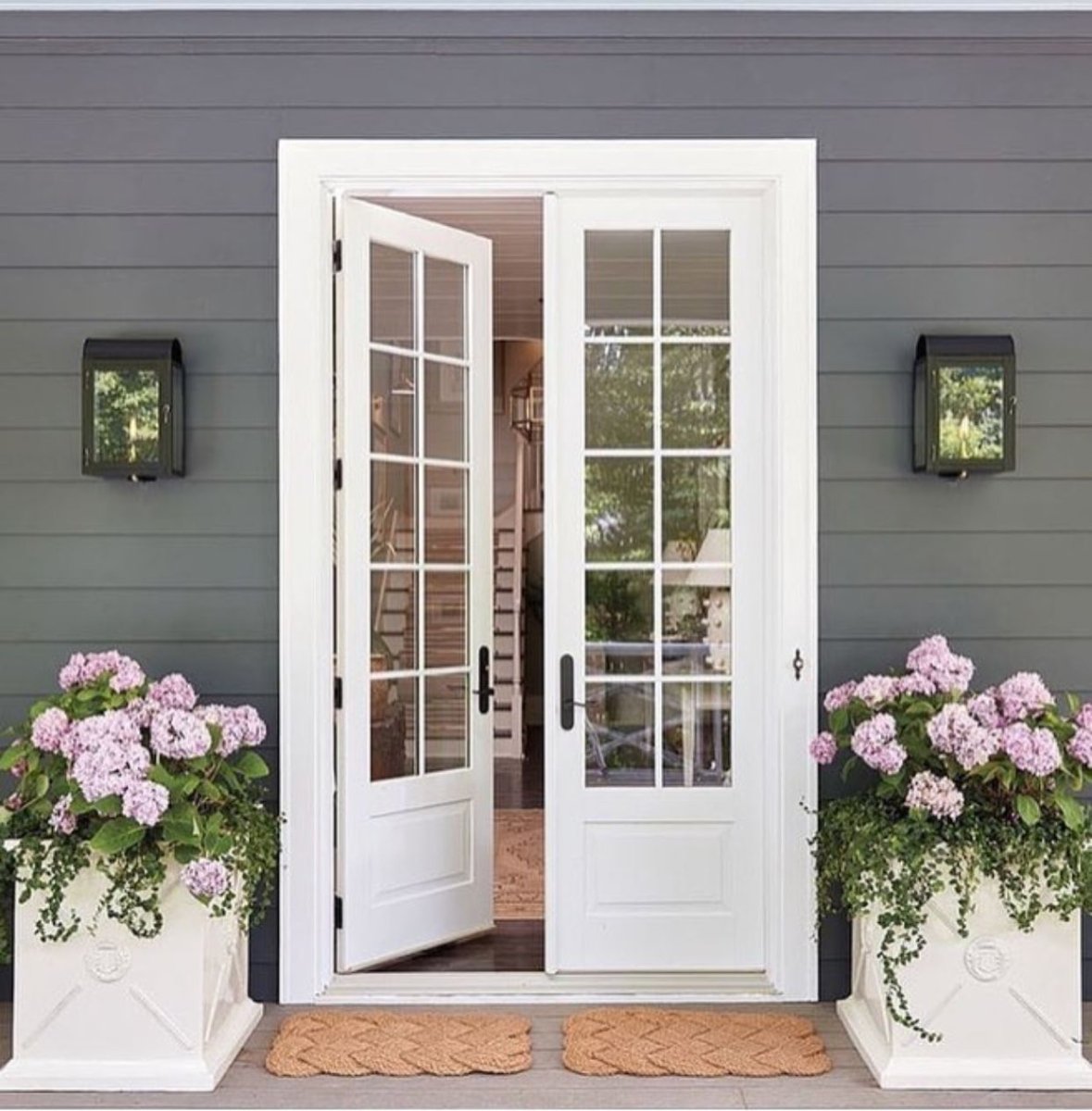 Пластиковая дверь на террасу