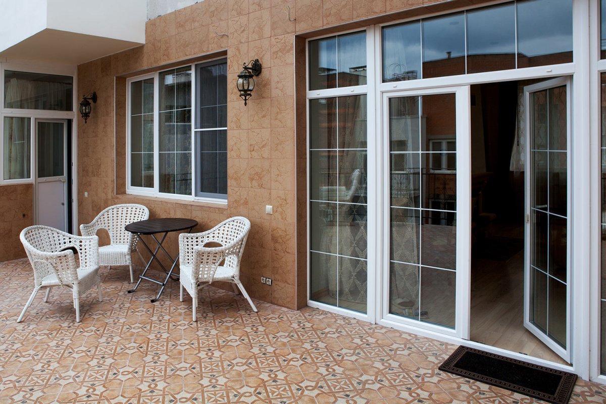 Окно с выходом на террасу