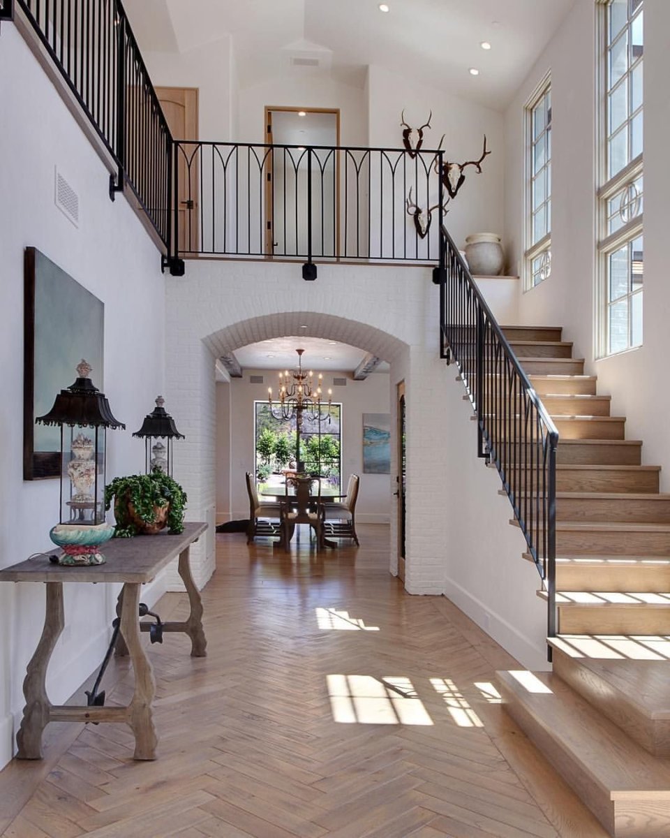 Коттедж с верандой