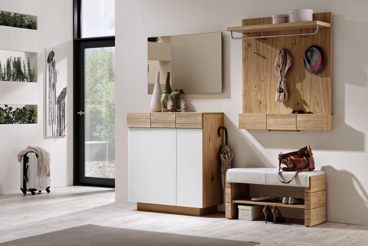 Прихожая в деревянном доме