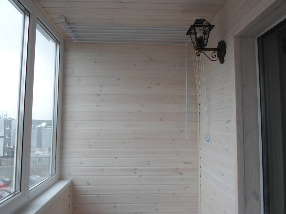 Отделка балкона